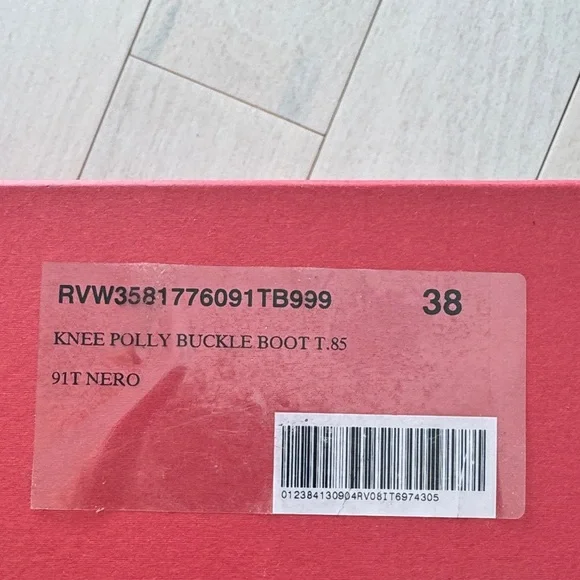 NIB Roger Vivier Elegant Black Heeled Boots with Gold Accent - Picture 4 of 10